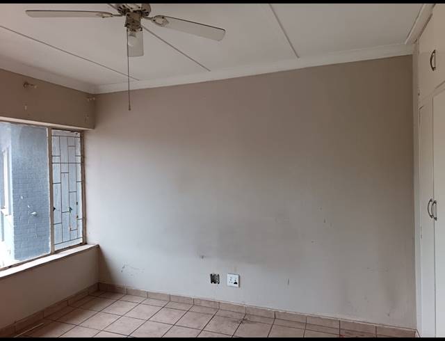 38 BEDROOM FLAT FOR SALE IN VANDERBIJLPARK CW 6